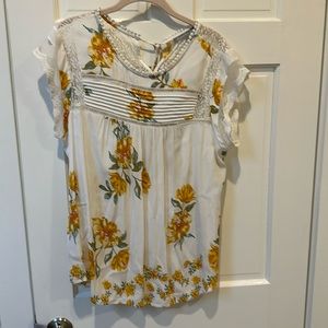 Danielrainn xl floral blouse with tie neck in back